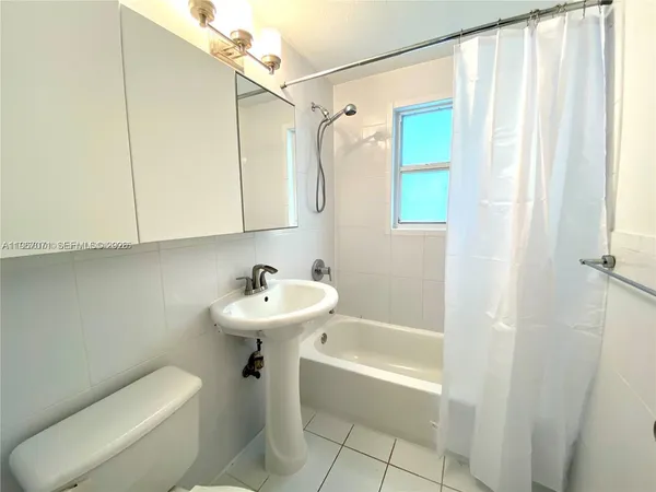 $1,900 | 7207 Bay Drive, Unit 19, Miami Beach, FL 33141