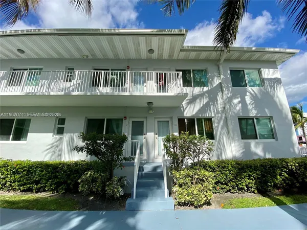 $1,900 | 7207 Bay Drive, Unit 19, Miami Beach, FL 33141