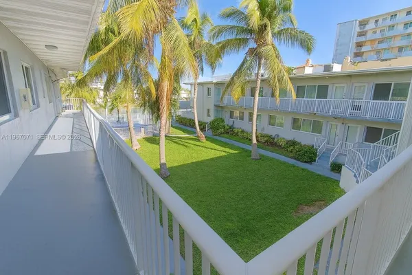 $1,900 | 7207 Bay Drive, Unit 19, Miami Beach, FL 33141