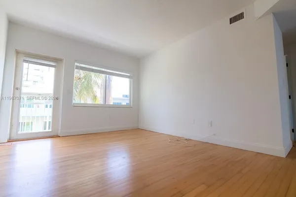 $1,900 | 7207 Bay Drive, Unit 19, Miami Beach, FL 33141