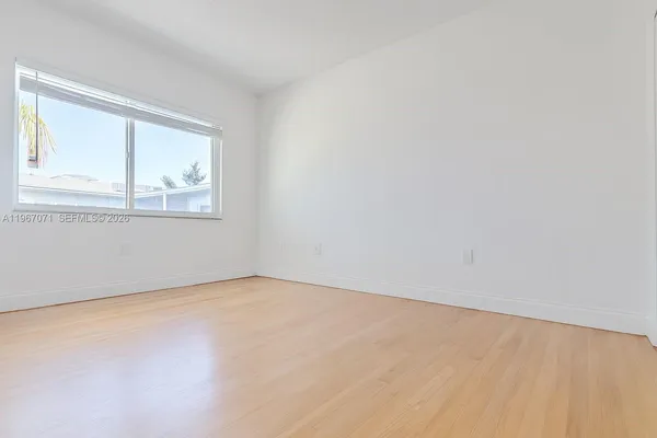 $1,900 | 7207 Bay Drive, Unit 19, Miami Beach, FL 33141