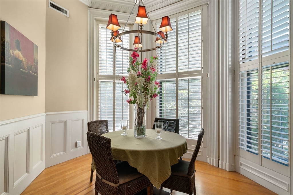 322 Beacon Street, Unit 3 Boston, MA 02116 - Photo 3 of 24