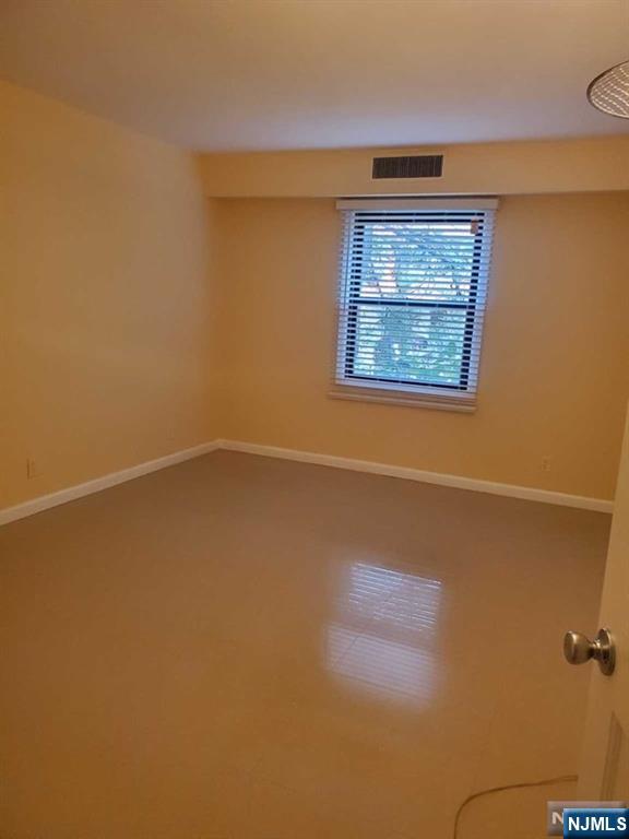 570 North Avenue, Unit C Fort Lee, NJ 07024 - Photo 5 of 9