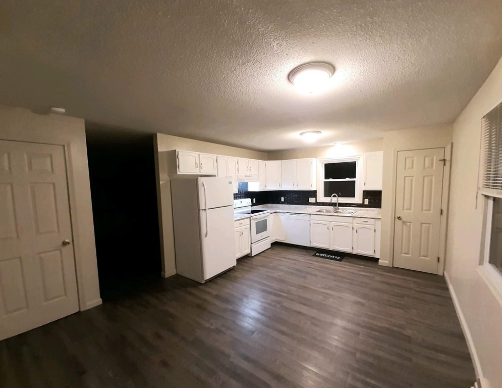 3003 Prospect Street Palmer, MA 01009 - Photo 4 of 11 Gallery Image 4