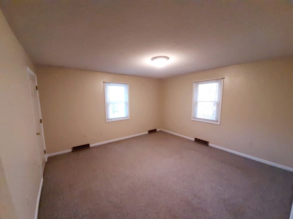 3003 Prospect Street Palmer, MA 01009 - Photo 7 of 11 Gallery Image 7