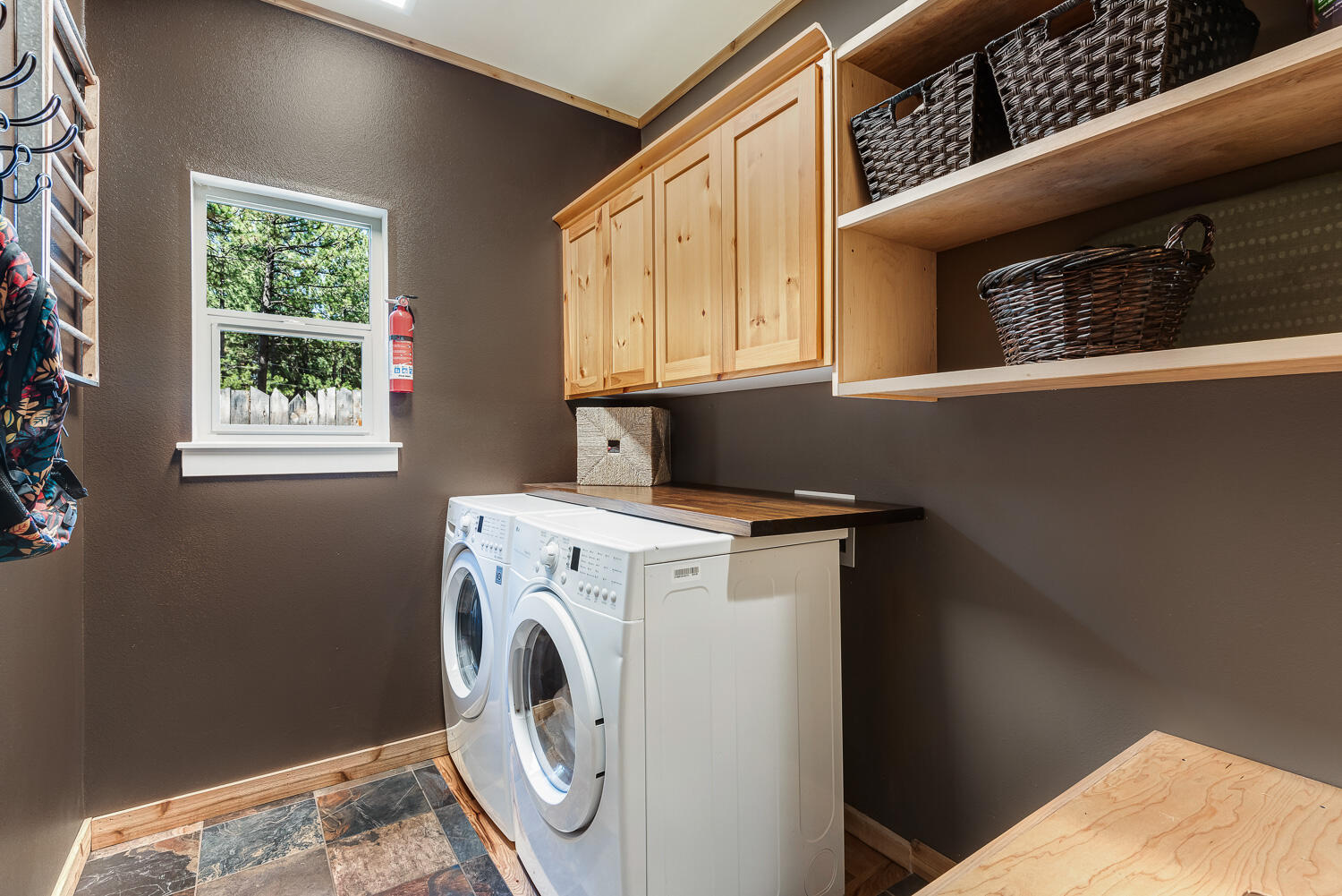 18796 Choctaw Road Bend, OR 97702 - Photo 24 of 35 Mud Room Suite