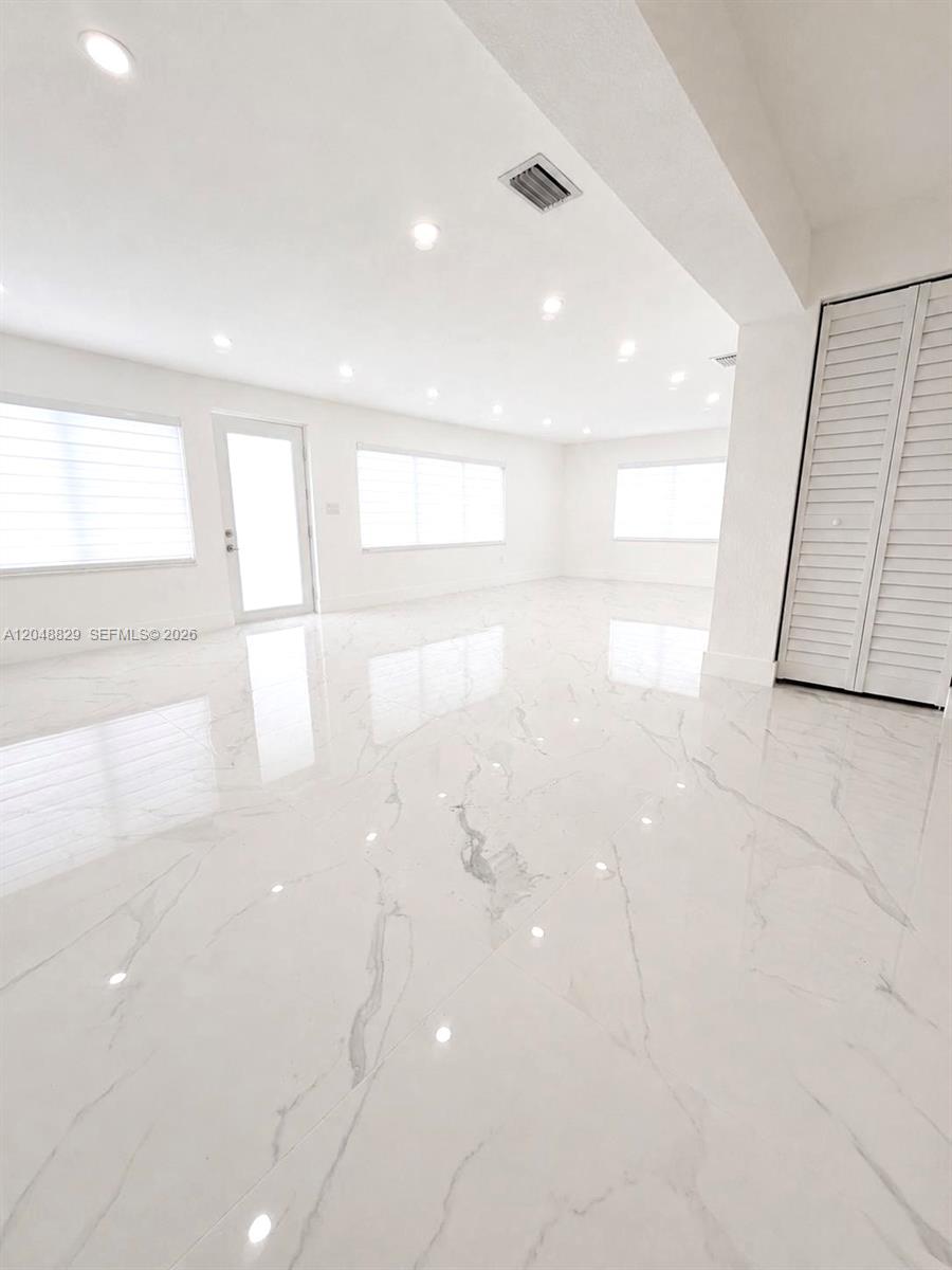 2390 Service Road Opa-Locka, FL 33054 - Photo 5 of 19