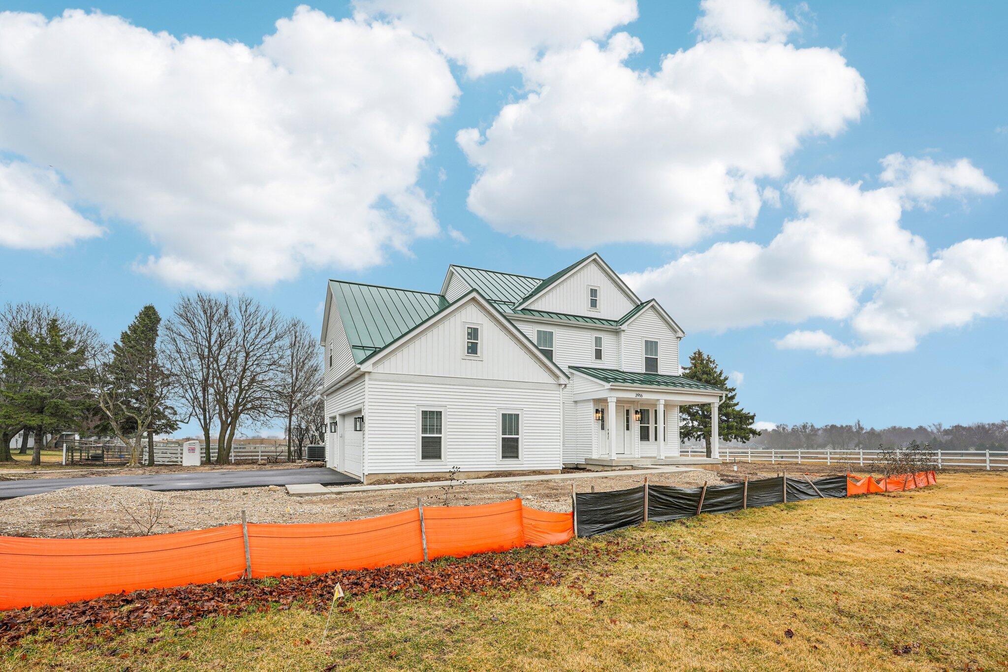3916 County F Highway Delavan, WI 53115 - Photo 4 of 49 3916 Peachtree Farmhouse IMAGES MLS (3)