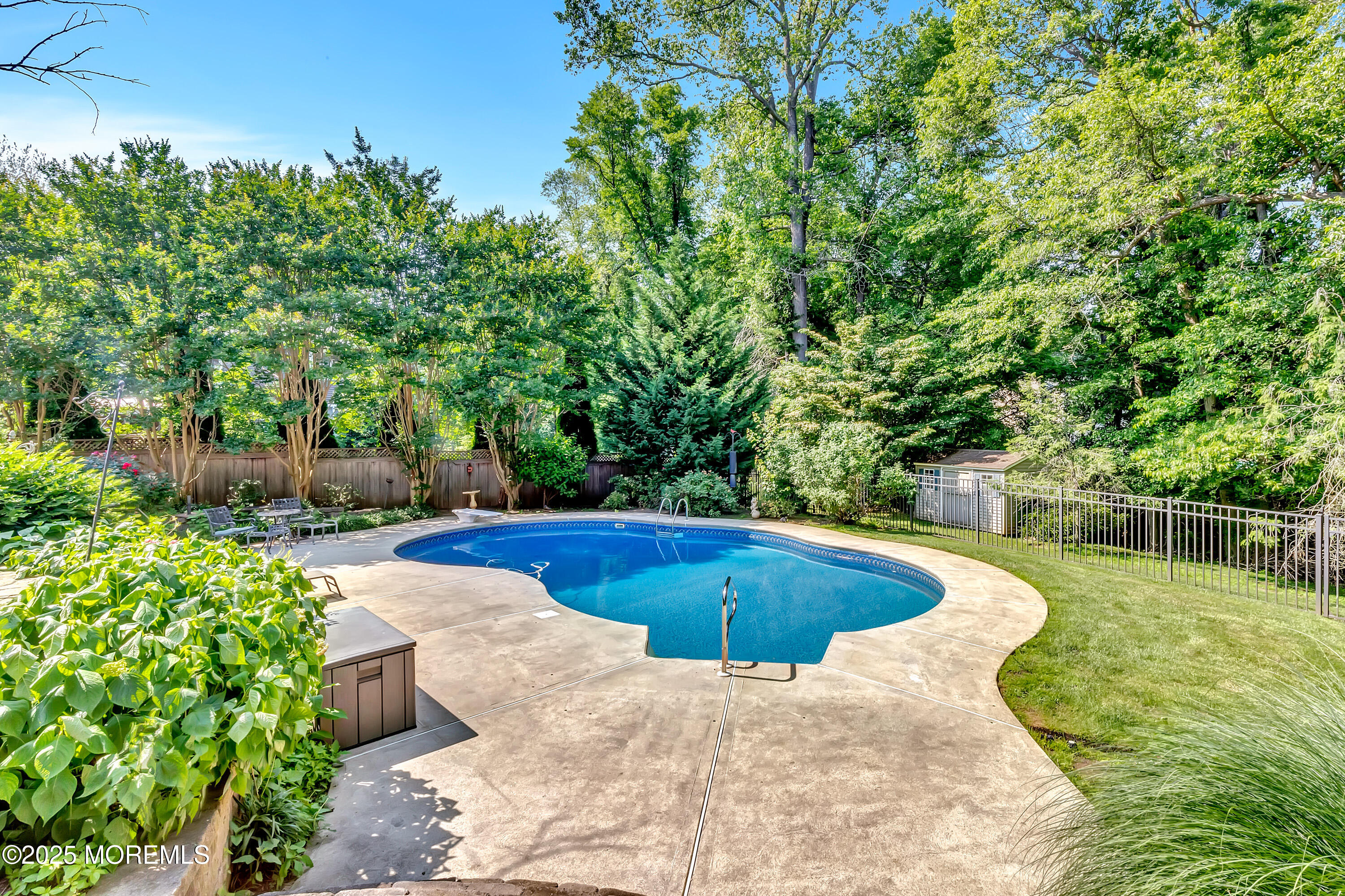 339 Ueland Road Red Bank, NJ 07701 - Photo 42 of 46 041
