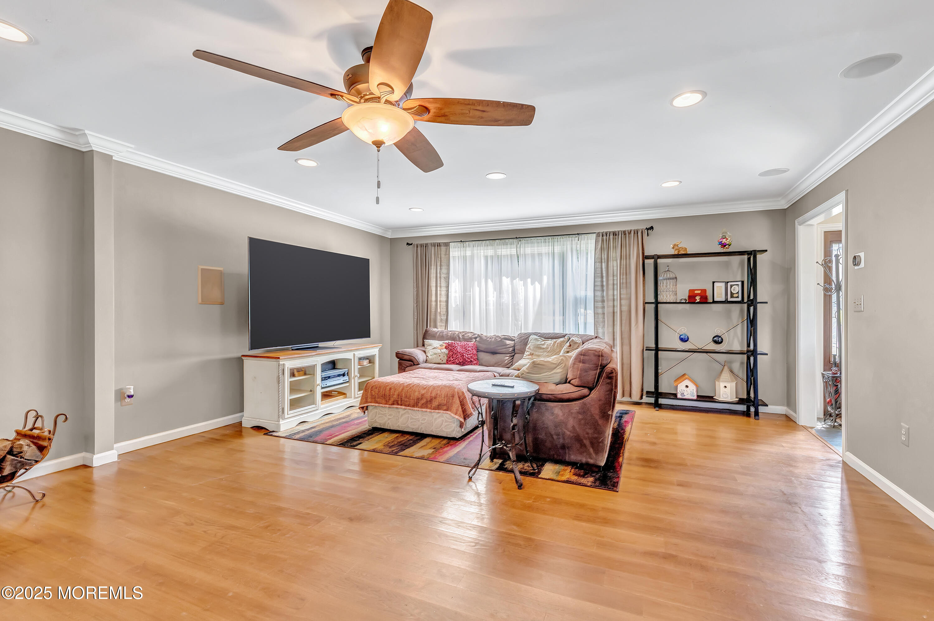 339 Ueland Road Red Bank, NJ 07701 - Photo 10 of 46 009