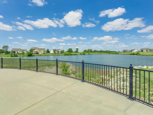 $284,490 | 5272 Cambridge Street, Bel Aire, KS 67226