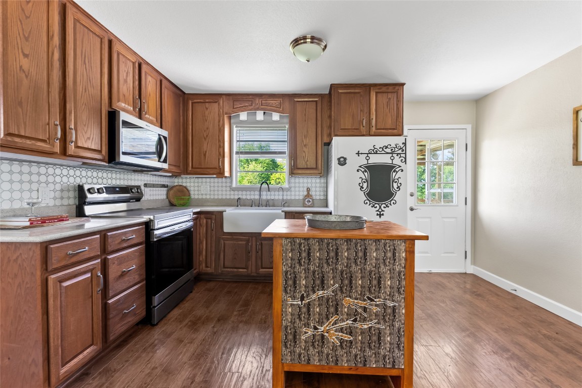 3000 Tract 3 Elgin, TX 78621 - Photo 12 of 37 Kitchen and back door