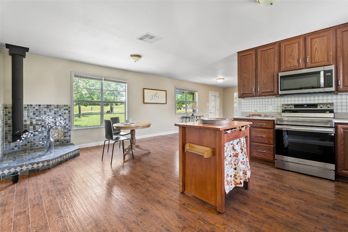 3000 Tract 3 Elgin, TX 78621 - Photo 15 of 37 Kitchen and dining room