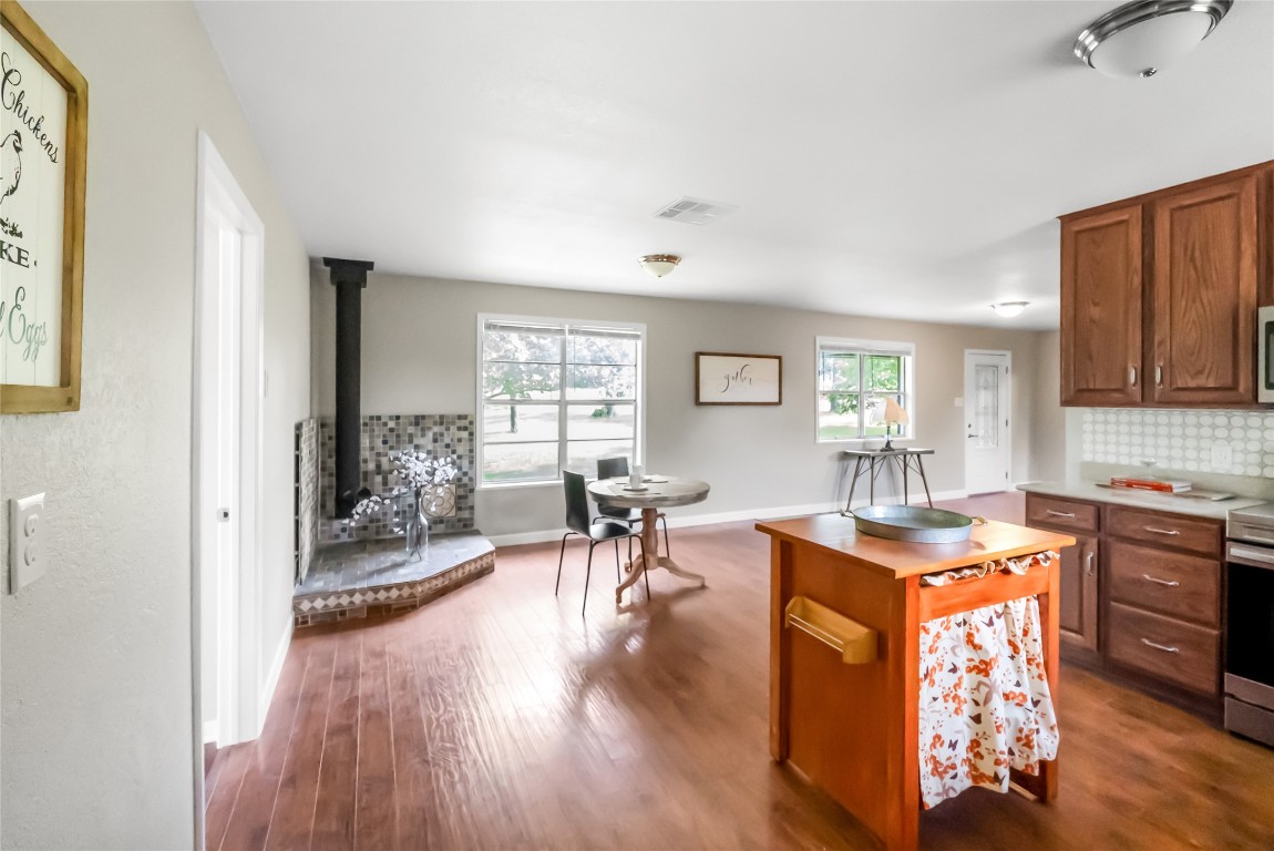 3000 Tract 3 Elgin, TX 78621 - Photo 17 of 37 Kitchen and dining room