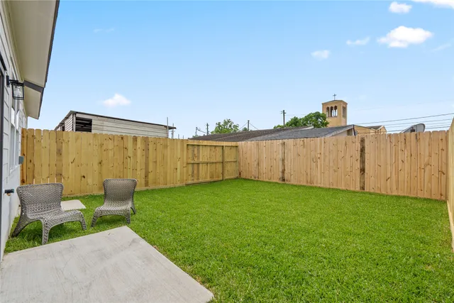 $349,900 | 7224 Avenue B, Houston, TX 77011