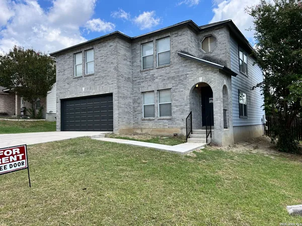 $2,150 | 6814 Knights Haven, Live Oak, TX 78233