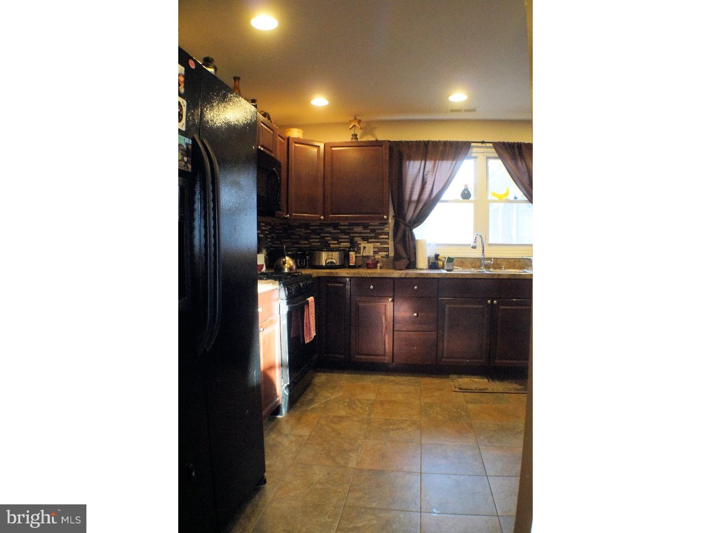 110 Hands Road Clayton, NJ 08094 - Photo 4 of 16 Kitchen