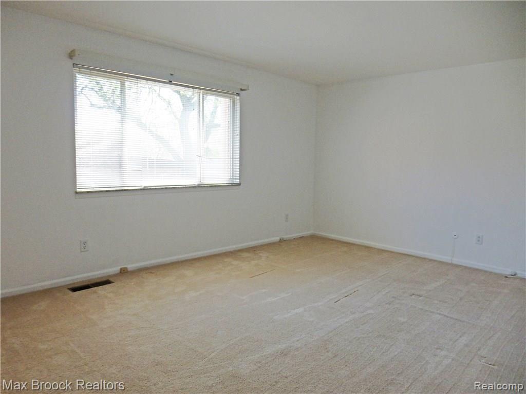 801 West Long Lake Road, Unit 1 Bloomfield Hills, MI 48302 - Photo 10 of 18