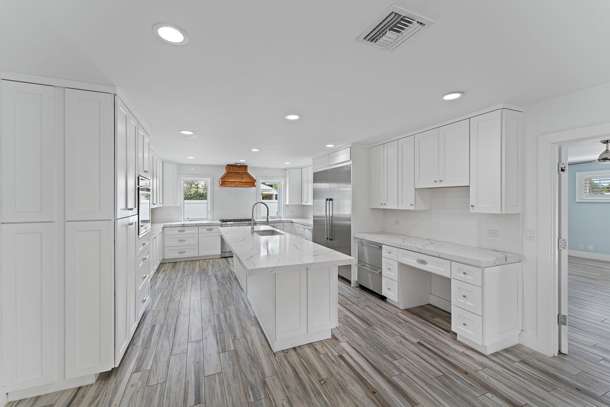 78 Golfview Drive Tequesta, FL 33469 - Photo 12 of 50 014-78GolfviewDr-Jupiter-FL-SMALL