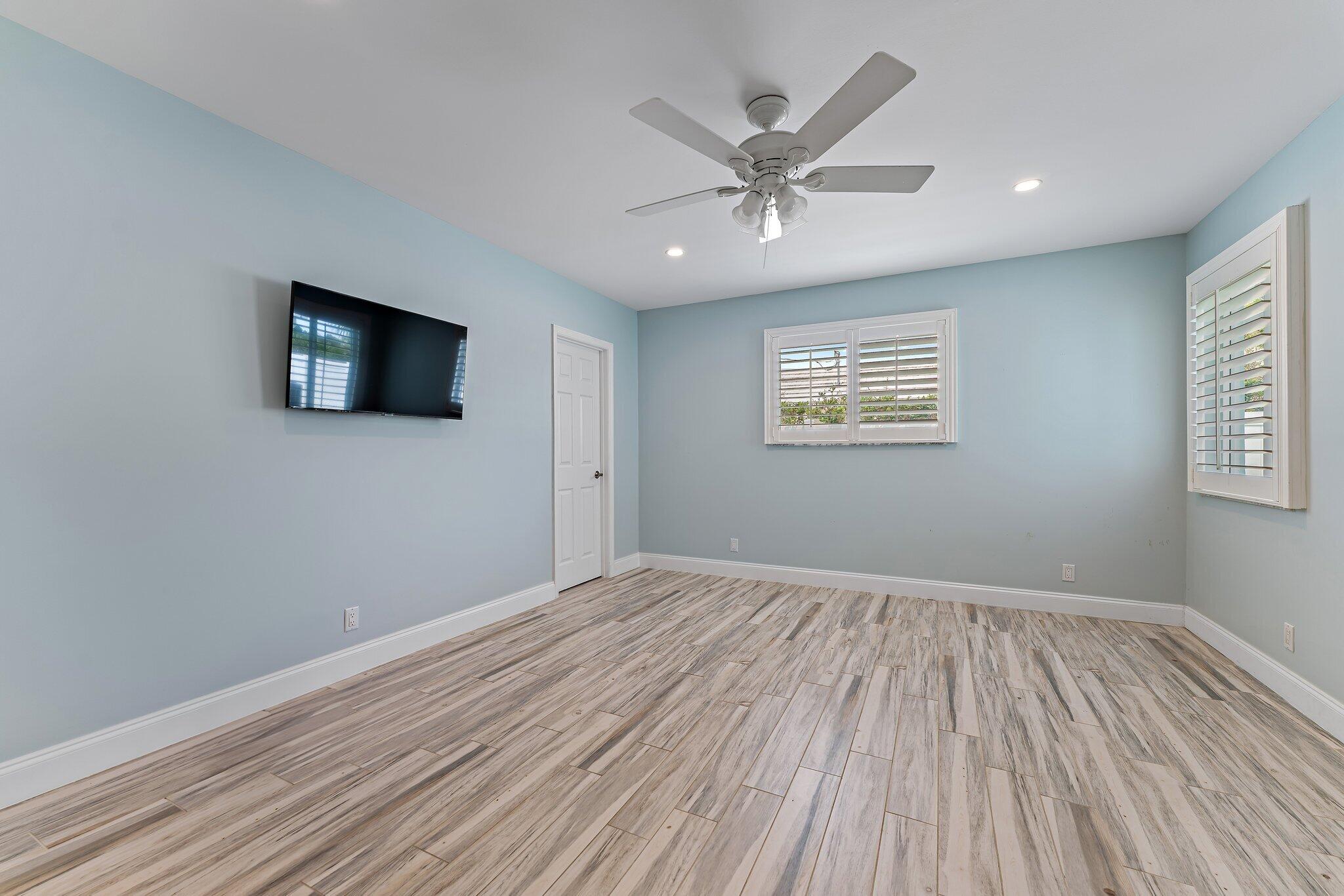 78 Golfview Drive Tequesta, FL 33469 - Photo 19 of 50 021-78GolfviewDr-Jupiter-FL-SMALL