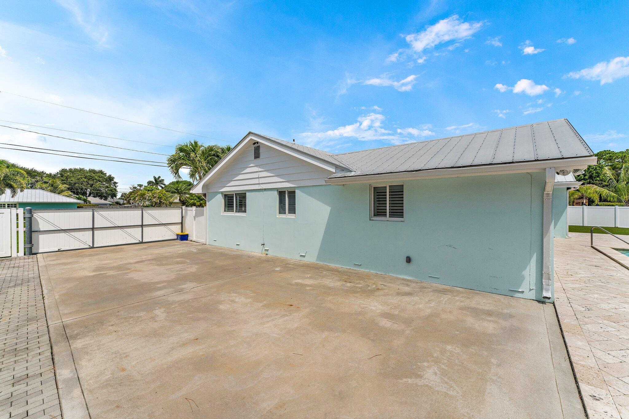 78 Golfview Drive Tequesta, FL 33469 - Photo 40 of 50 042-78GolfviewDr-Jupiter-FL-SMALL