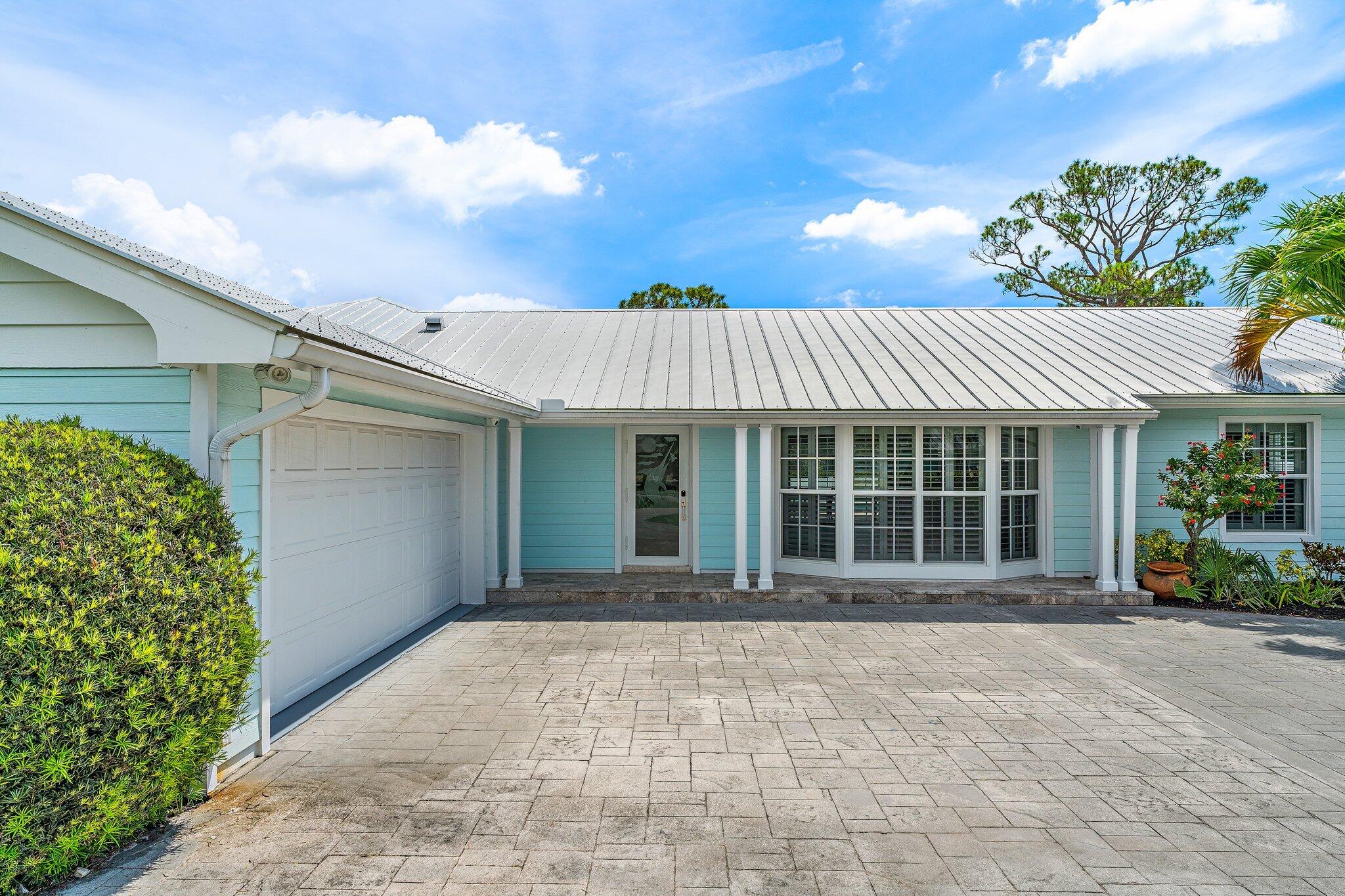 78 Golfview Drive Tequesta, FL 33469 - Photo 5 of 50 006-78GolfviewDr-Jupiter-FL-SMALL