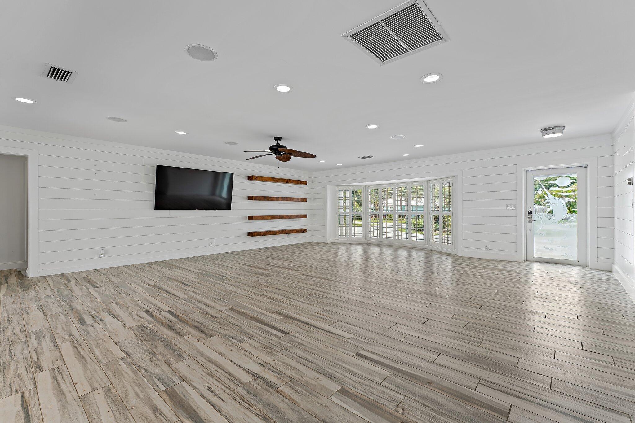 78 Golfview Drive Tequesta, FL 33469 - Photo 9 of 50 010-78GolfviewDr-Jupiter-FL-SMALL