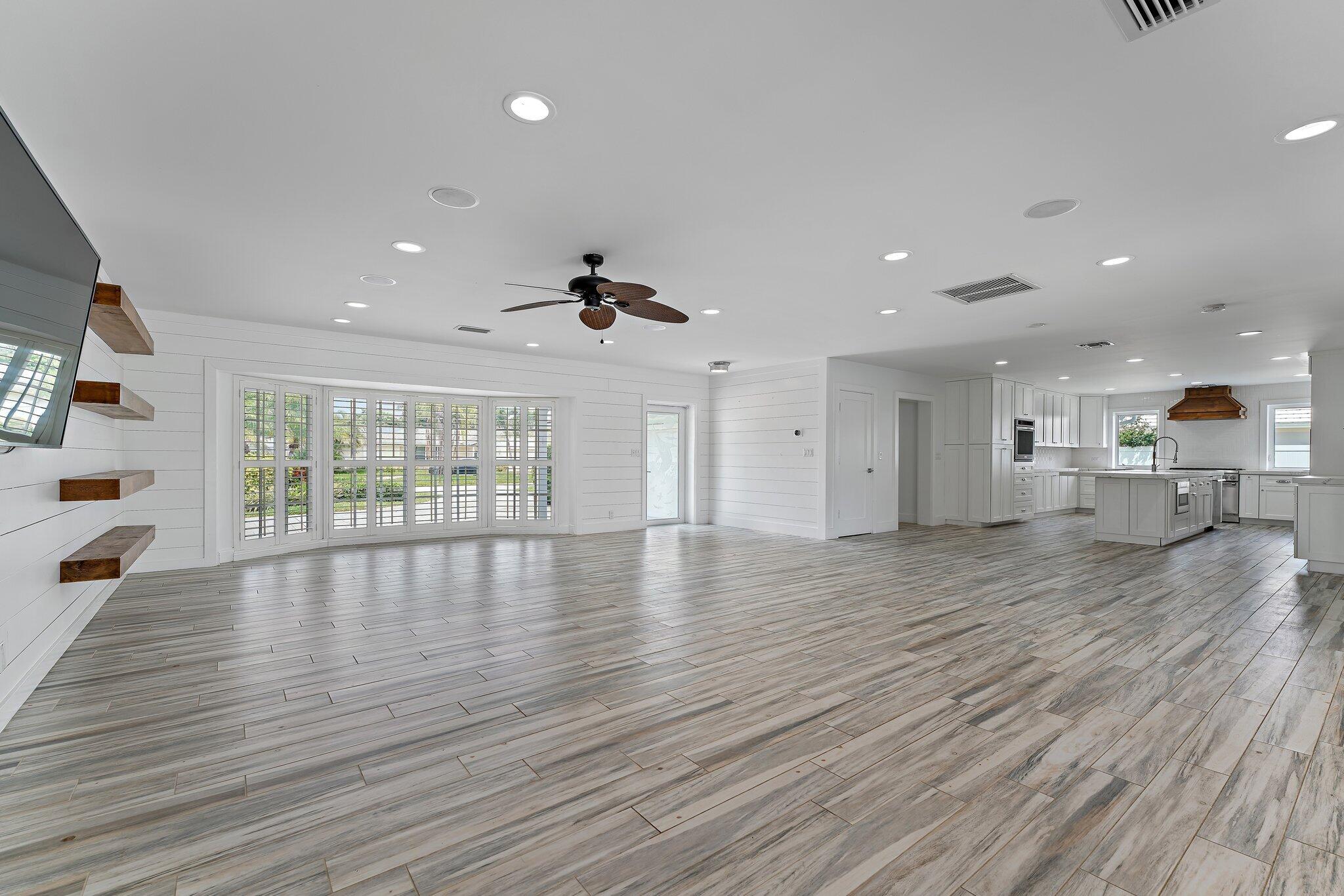 78 Golfview Drive Tequesta, FL 33469 - Photo 10 of 50 011-78GolfviewDr-Jupiter-FL-SMALL