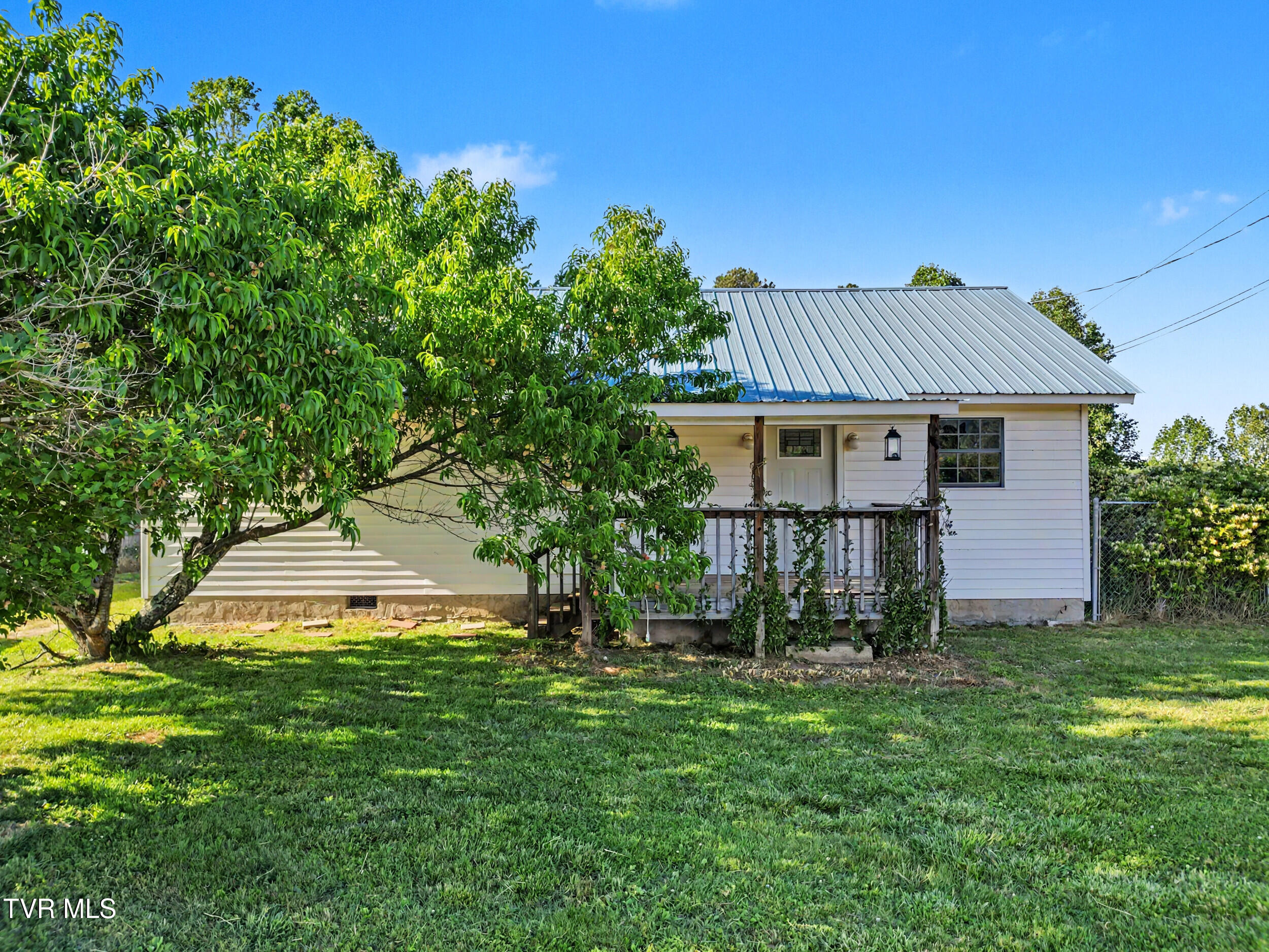 2146 Snodgrass Road New Tazewell, TN 37825 - Photo 1 of 14 1_dji_0195