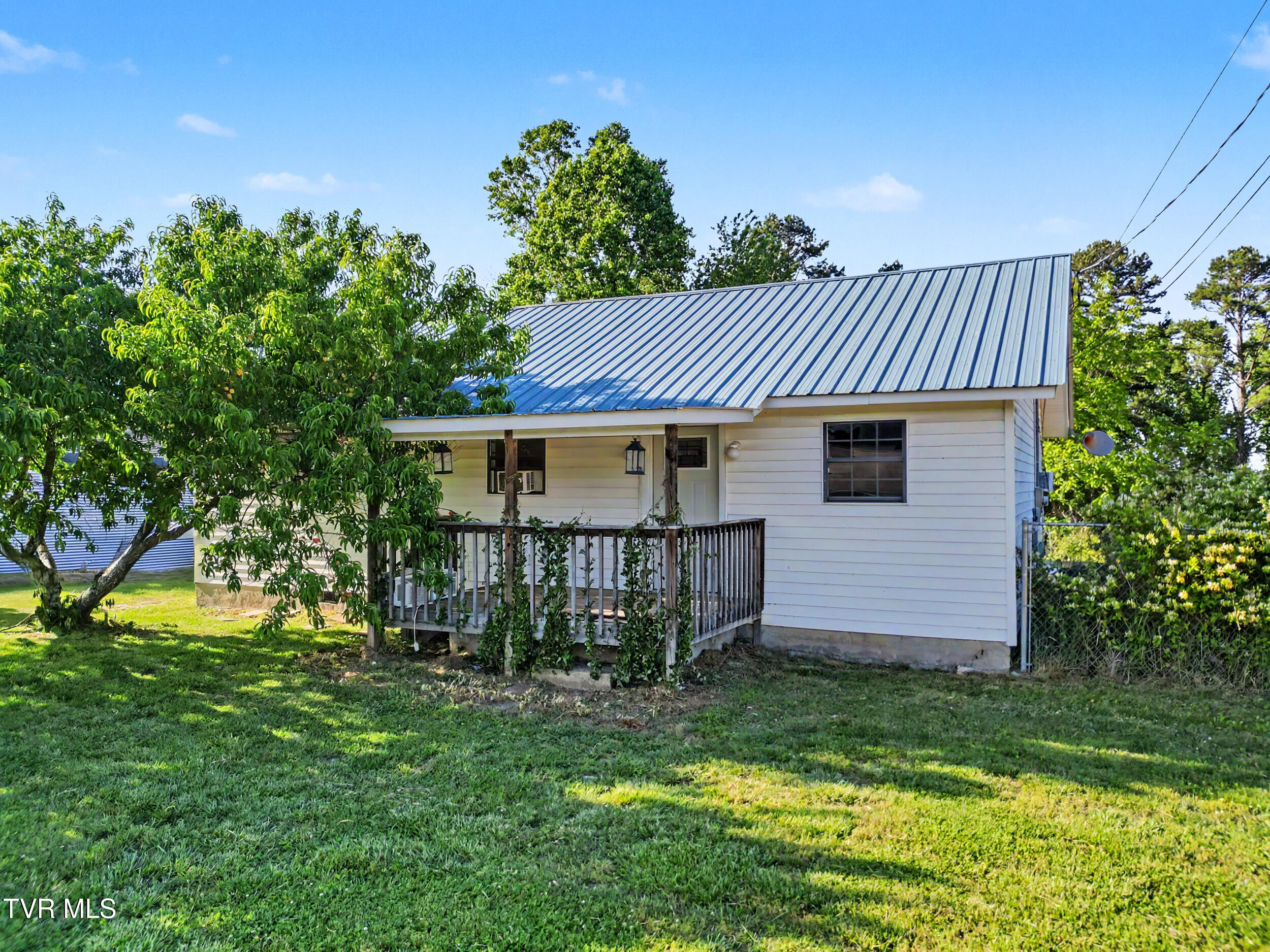 2146 Snodgrass Road New Tazewell, TN 37825 - Photo 2 of 14 2_dji_0200