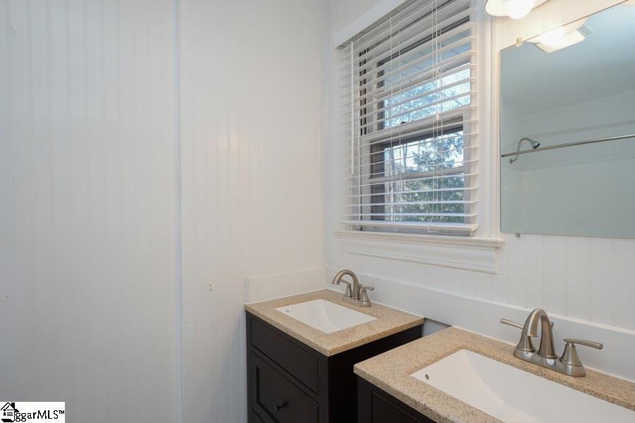 125 Lullwater Road Greenville, SC 29607 - Photo 12 of 27 Gallery Image 12