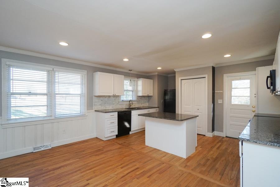 125 Lullwater Road Greenville, SC 29607 - Photo 4 of 27 Gallery Image 4