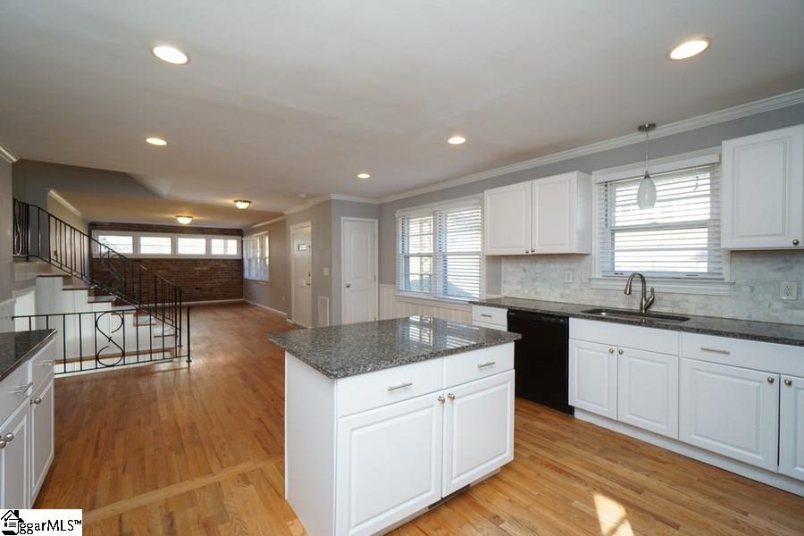125 Lullwater Road Greenville, SC 29607 - Photo 5 of 27 Gallery Image 5