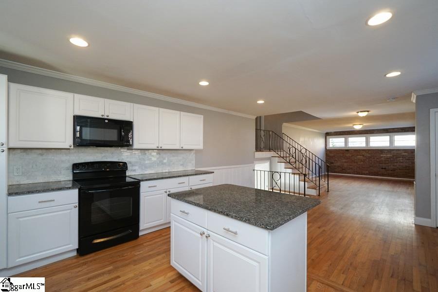 125 Lullwater Road Greenville, SC 29607 - Photo 6 of 27 Gallery Image 6