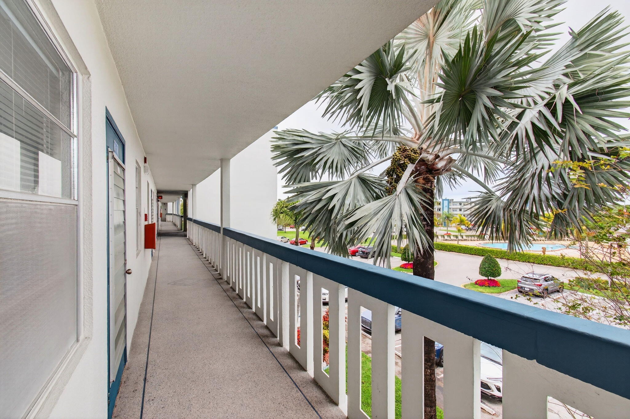 3032 Lincoln B Boca Raton, FL 33434 - Photo 5 of 49 7-web-or-mls-DSC_7262