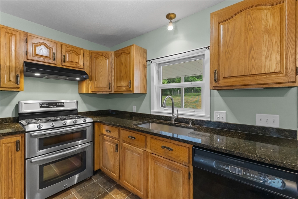 236 South Street Warren, MA 01092 - Photo 15 of 34