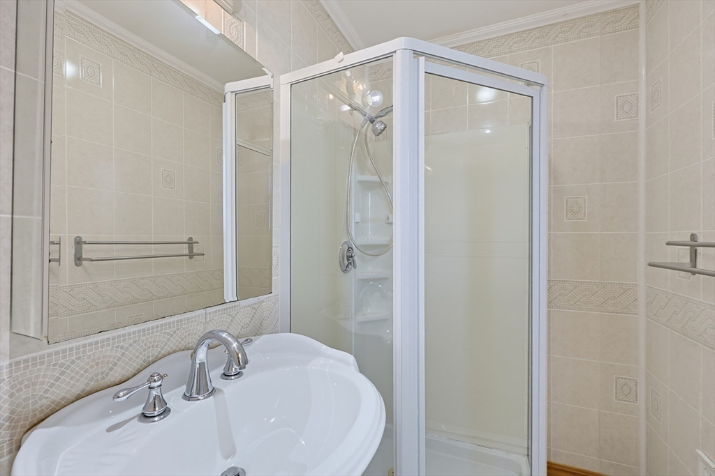 24 Poplar Road Quincy, MA 02169 - Photo 10 of 25