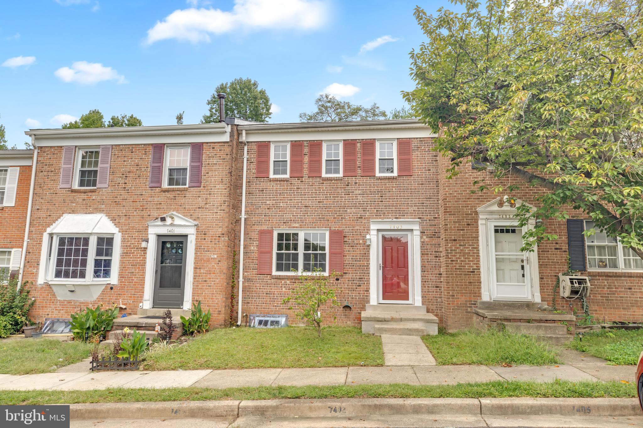 7403 Larne Lane Lorton, VA 22079 - Photo 2 of 31 front view of a house
