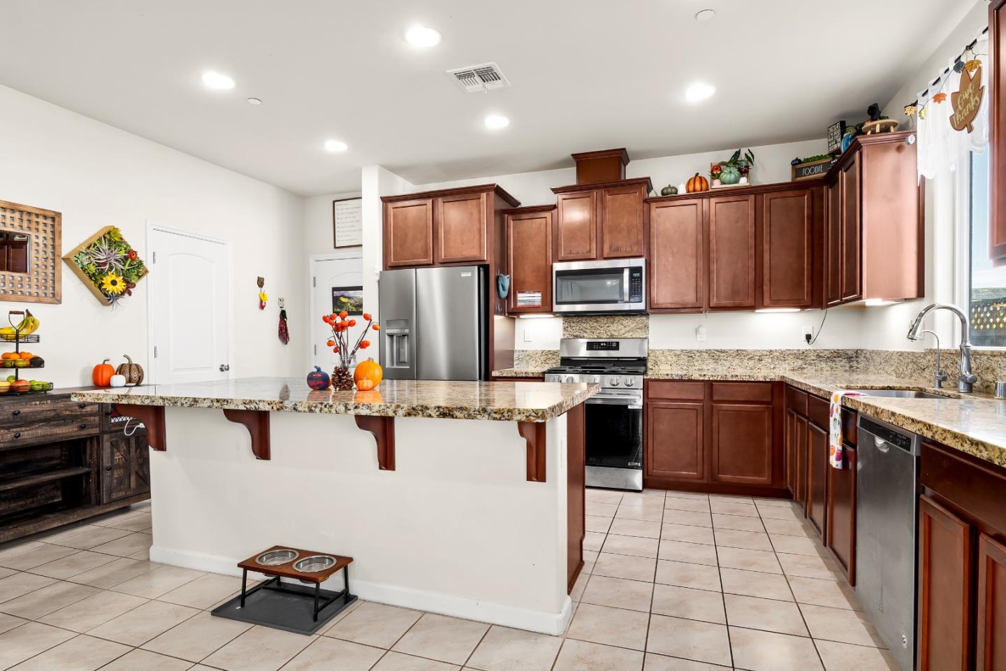 17102 Morgan Street East Garrison, CA 93933 - Photo 6 of 37