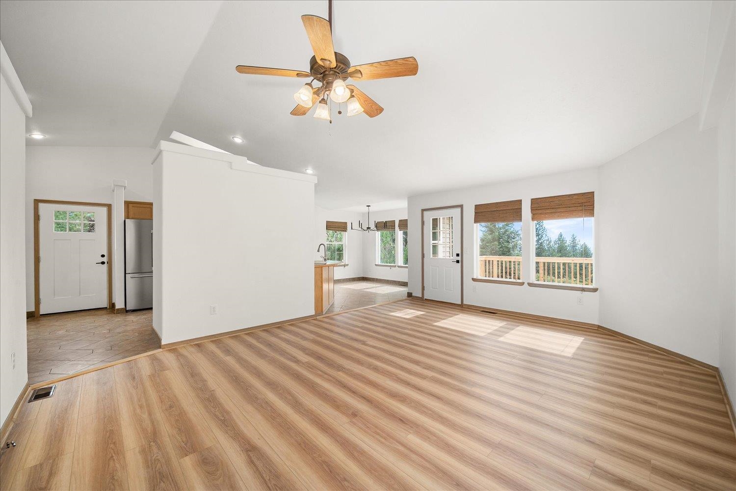 15519 East Tallman Road Chattaroy, WA 99003 - Photo 10 of 49