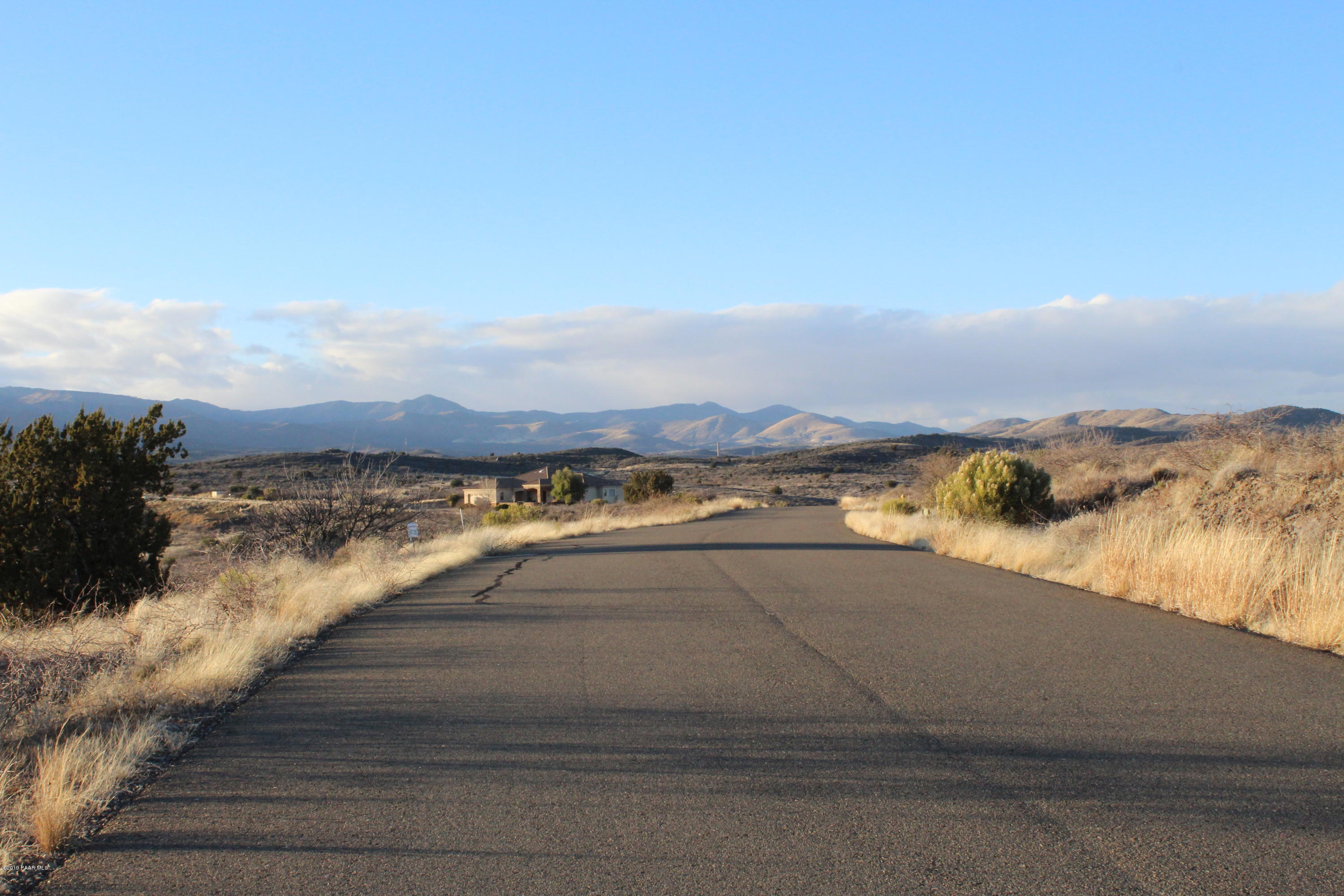15265 East Countryside Road Mayer, AZ 86333 - Photo 2 of 12 a view of an ocean and mountain