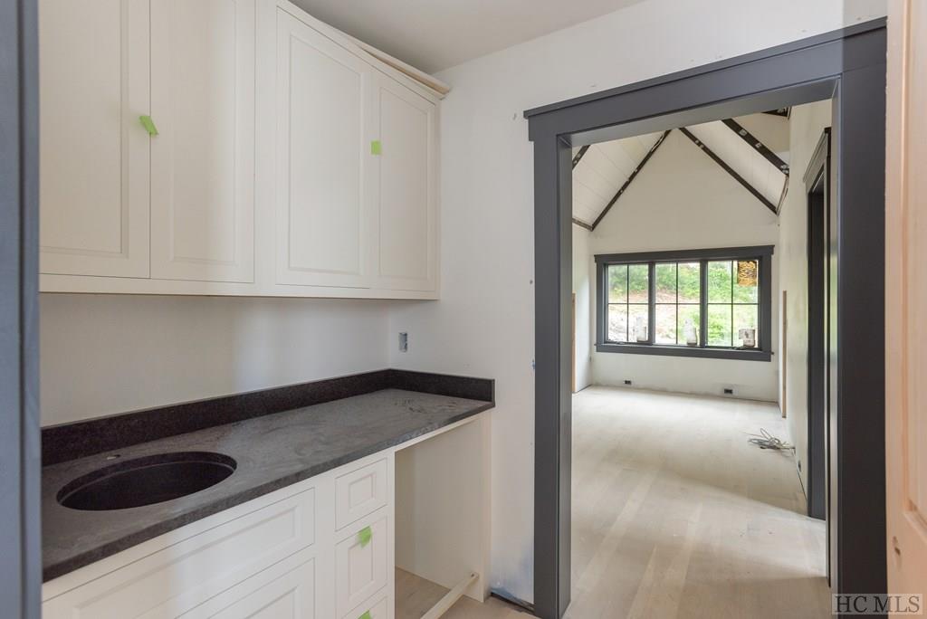 723 East Ridge Road Cashiers, NC 28717 - Photo 27 of 51 Gallery Image 27