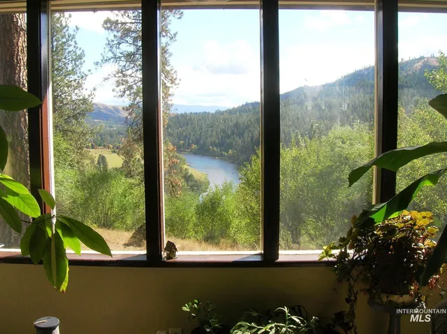 $650,000 | 307 Locust Road, Kamiah, ID 83536