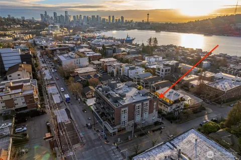 $1,295,000 | 125 East Lynn Street, Unit 301, Seattle, WA 98102