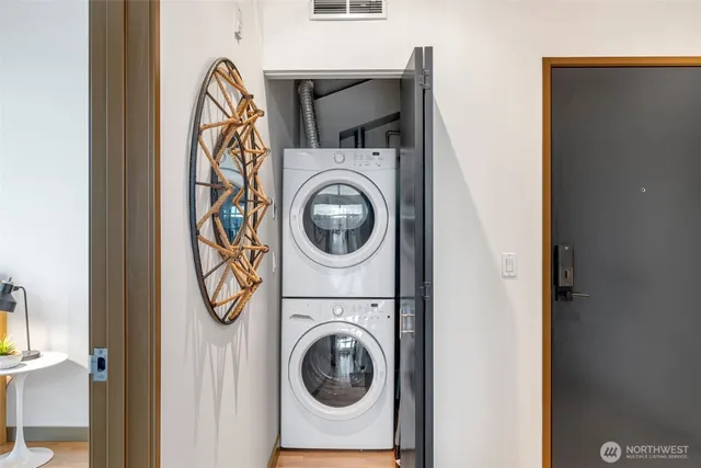 $1,295,000 | 125 East Lynn Street, Unit 301, Seattle, WA 98102