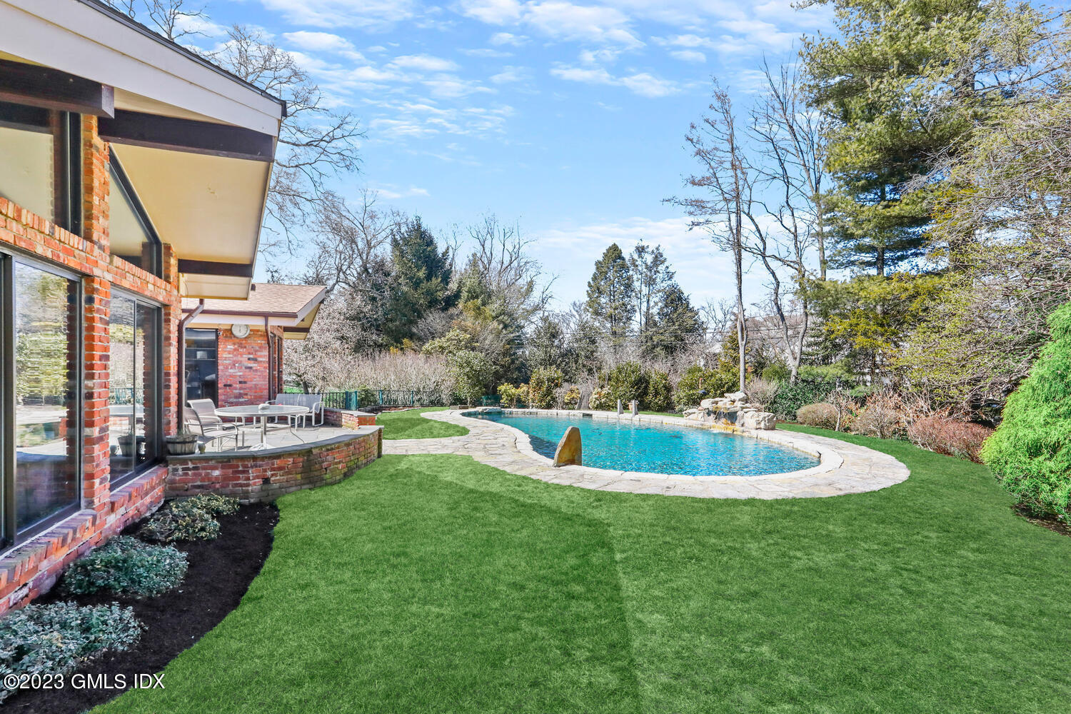 1 Seagate Road Riverside, CT 06878 - Photo 6 of 31 a view of outdoor space and yard