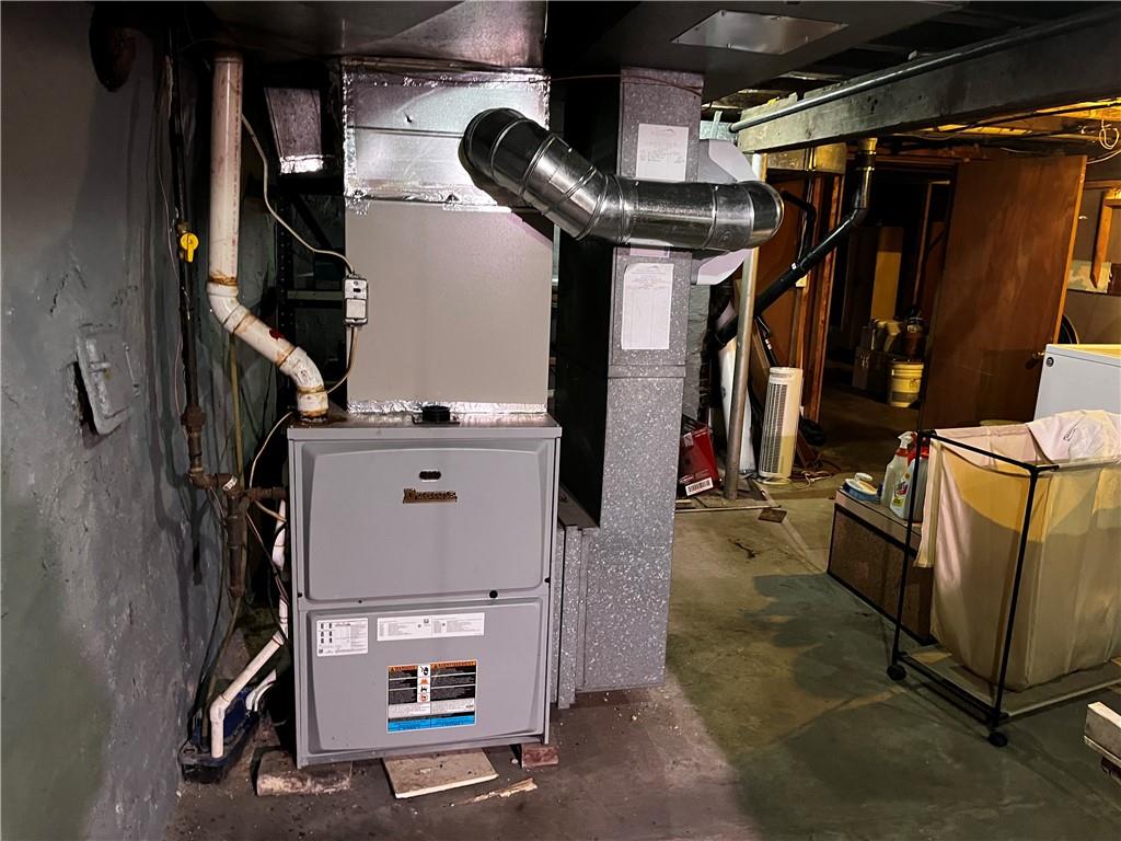 334 Main Street Pittsburgh, PA 15201 - Photo 24 of 24 a view of walk in closet with clothes and shoes