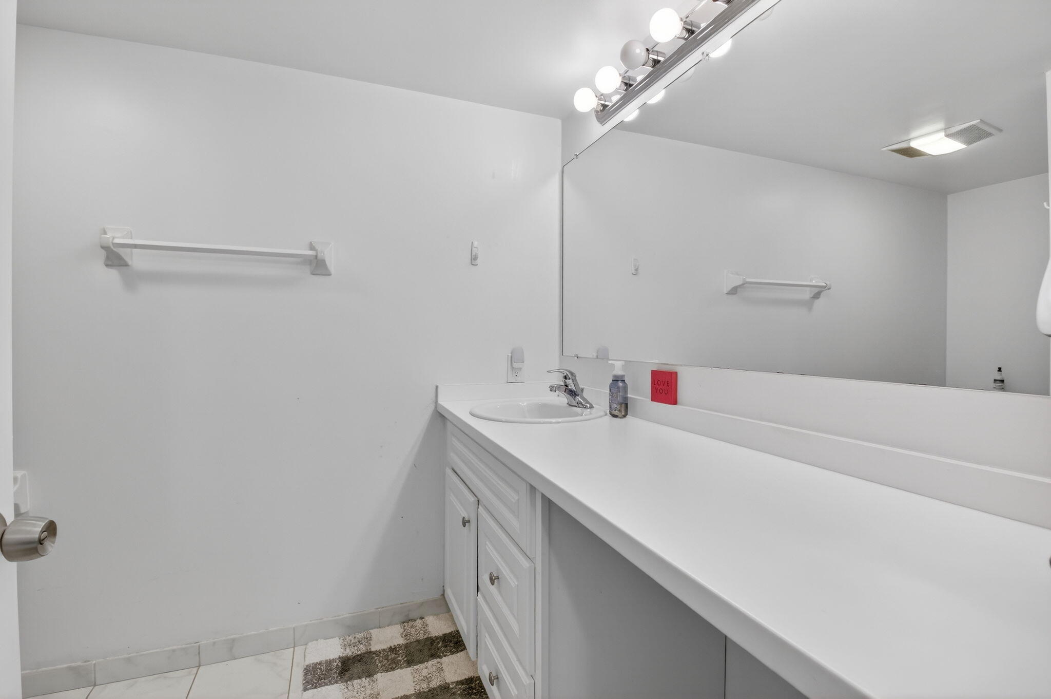 799 Jeffery Street, Unit 209 Boca Raton, FL 33487 - Photo 20 of 45 master bathroom