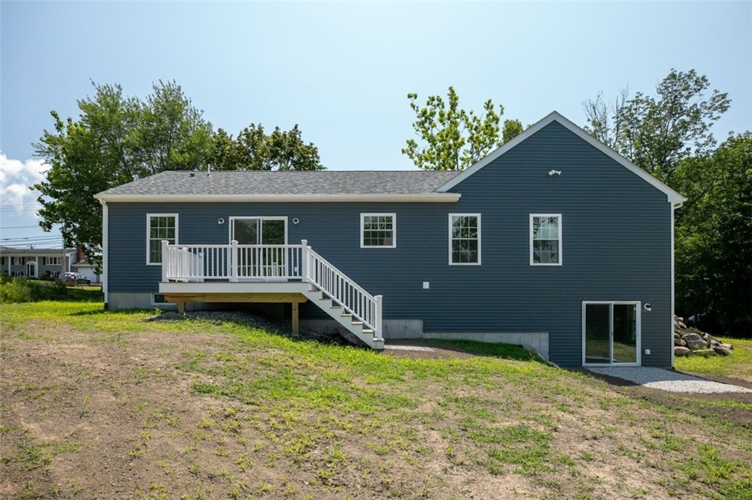 429 Chestnut Street Bristol, RI 02809 - Photo 29 of 35