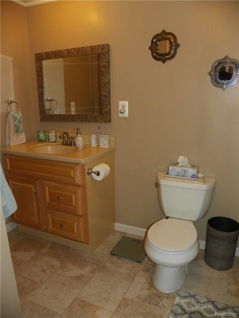 3653 Minton Road Lake Orion, MI 48359 - Photo 16 of 23 100_0818.JPG